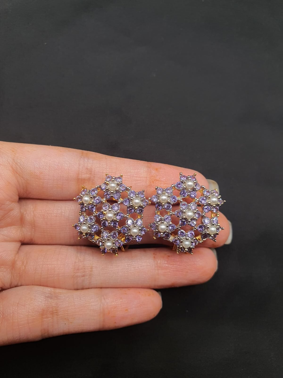 EAR-STD-19-LIGHT PURPLE Sunflower - Image 1